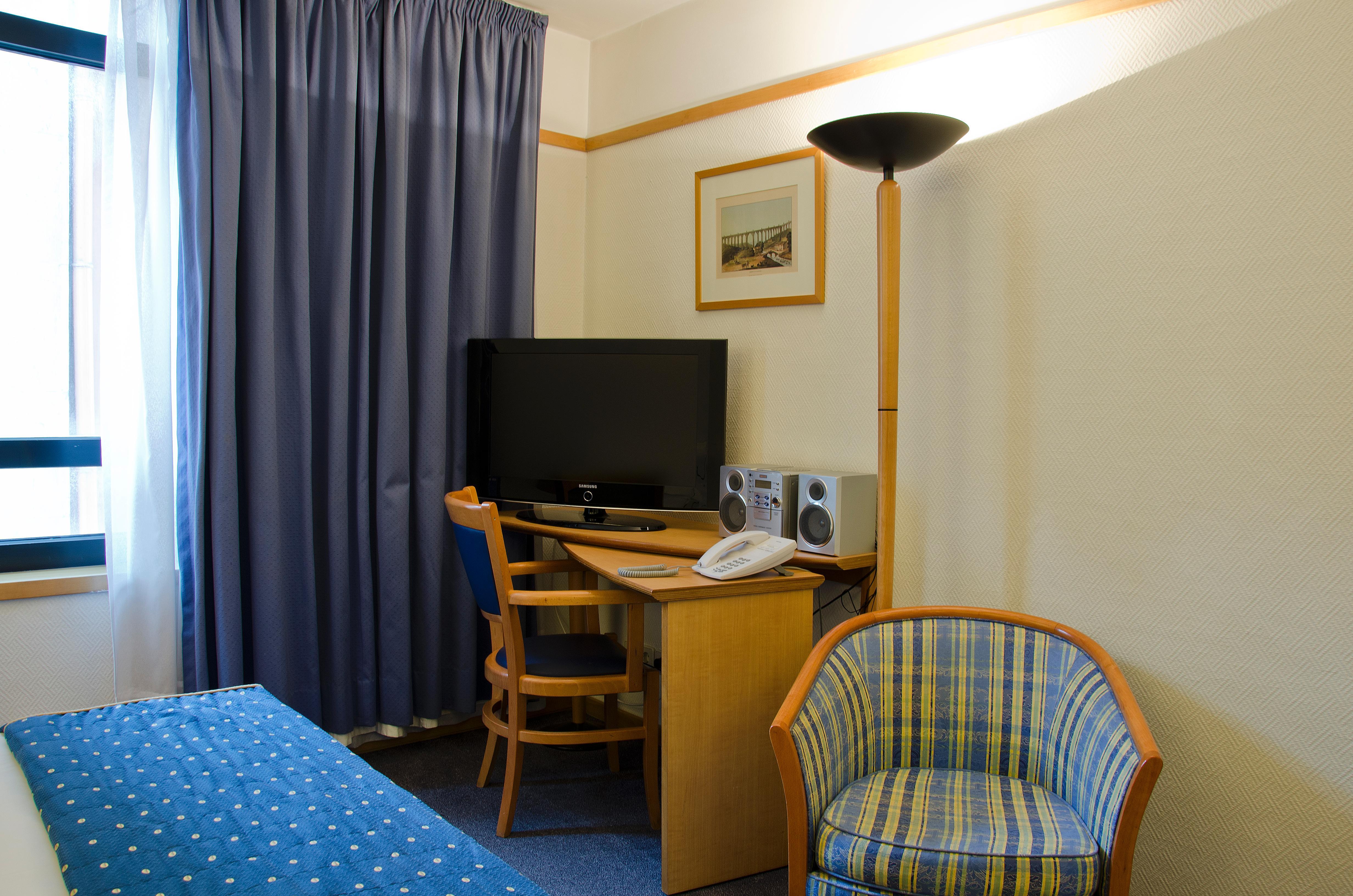 Apartahotel Vip Executive Eden 4*